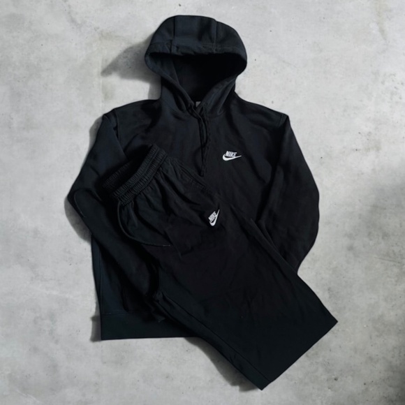 Nike Men’s Black Tracksuit Set - Picture 1 of 3